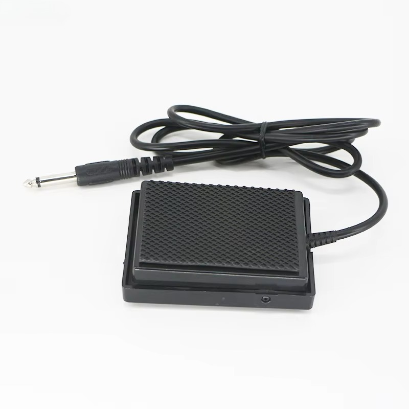 Universal TB200/Piano Sustain  - Musical Instrument Synthesizer recension och pris